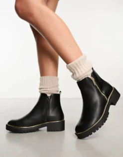 New Look Wide Fit Chunky Chelsea Boots With Hardware In