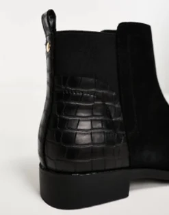 New Look Wide Fit Flat Chelsea Boot In