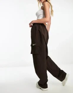 Nike Mini Swoosh Woven Cargo Trousers In Baroque Brown