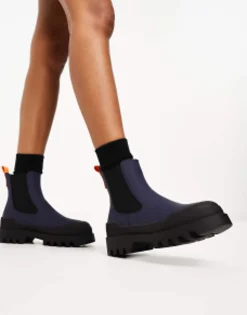 Only Chelsea Boot With Contrast Detail In