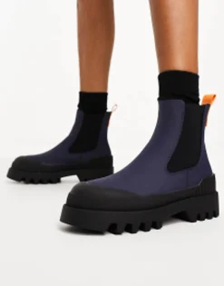 Only Chelsea Boot With Contrast Detail In
