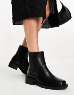 Simmi London Wide Fit Leroy Chelsea Boot In