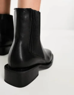 Simmi London Wide Fit Leroy Chelsea Boot In