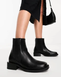 Simmi London Wide Fit Leroy Chelsea Boot In