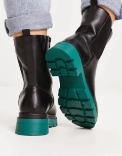 Simply Be Wide Fit Chunky Flat Chelsea Boot With Contrast Sole