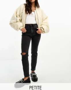 Stradivarius Petite Slim Mom Jean With Stretch And Rip In Washed