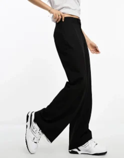 Stradivarius Petite Tailored Straight Trouser In