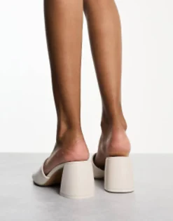 Stradivarius Wide Fit Cross Over Band Chunky Block Heeled Sandal In