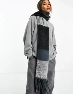 Threadbare Knitted Scarf In