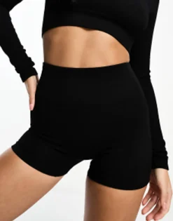 Wb Seamless Rib Booty Short And Long Sleeve In Black